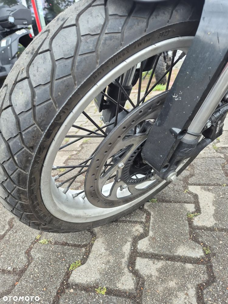 Husqvarna Svartpilen - 15