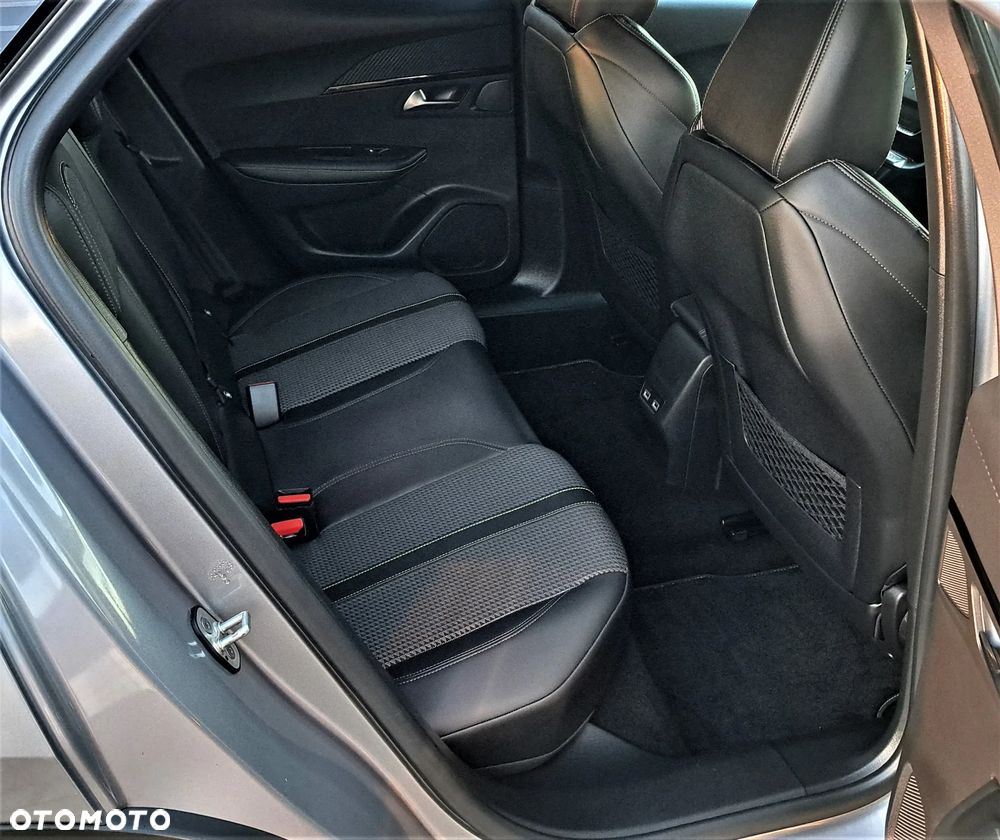 Peugeot 2008 1.2 PureTech Allure S&S - 22