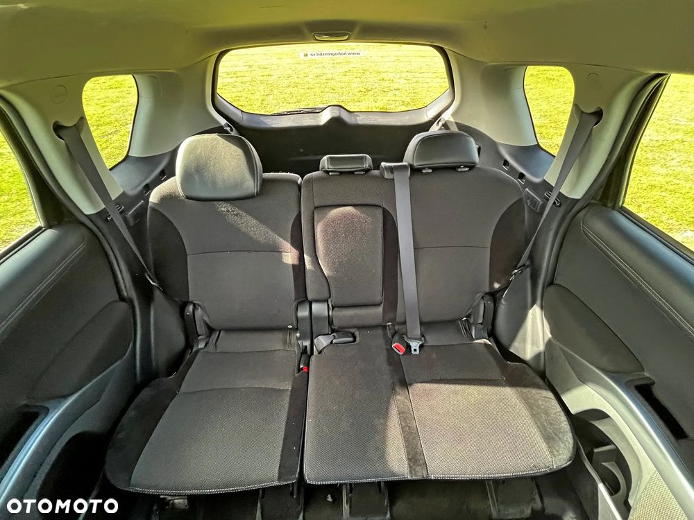 Mitsubishi Outlander - 22