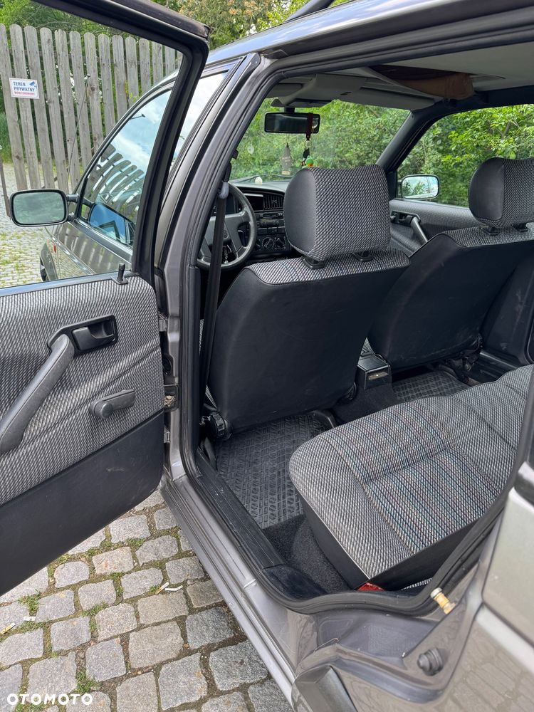 Volkswagen Passat 1.8 CL - 11