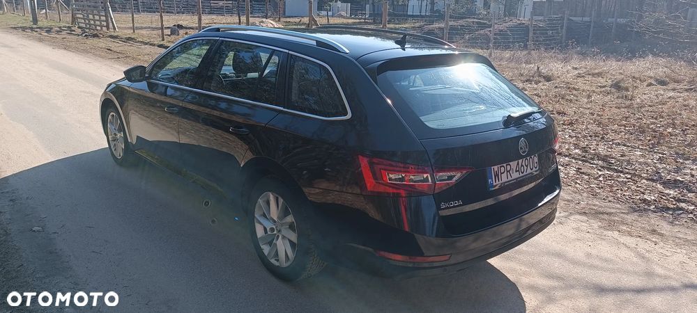 Skoda Superb 2.0 TDI Style DSG - 6