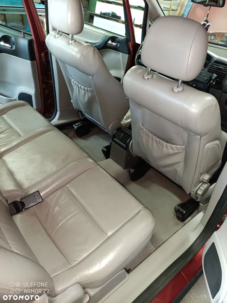 Opel Zafira 2.2 Executive - 17