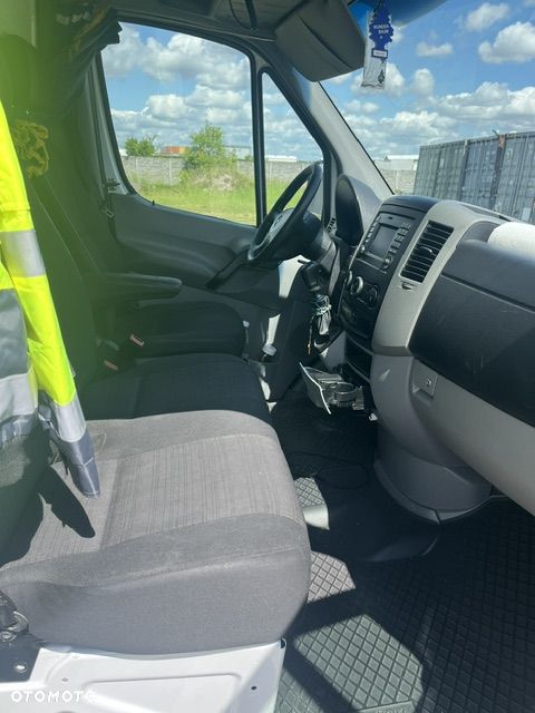 Mercedes-Benz Sprinter - 6