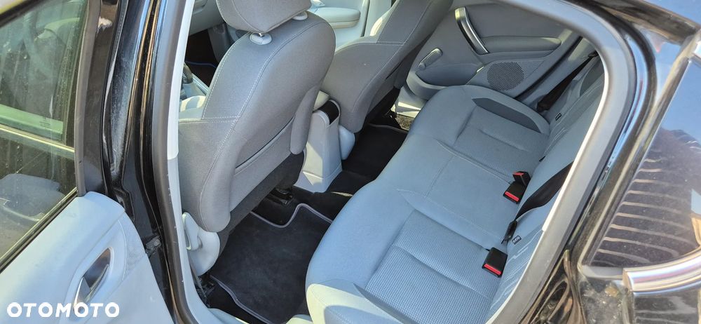 Peugeot 208 1.2 PureTech Allure - 17