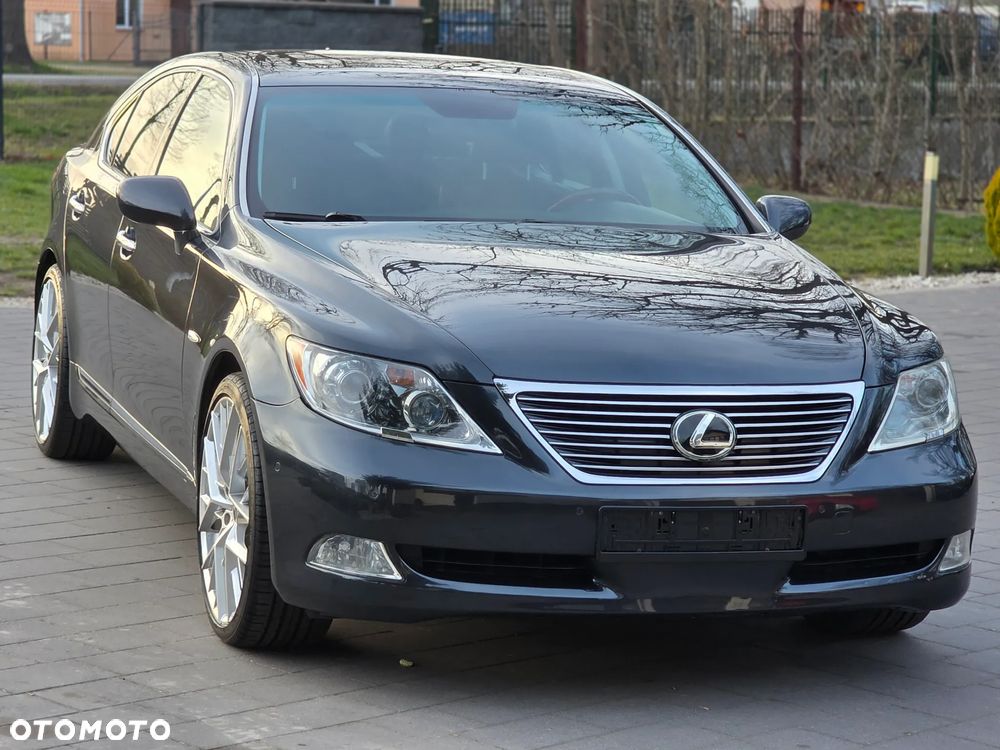 Lexus LS - 36