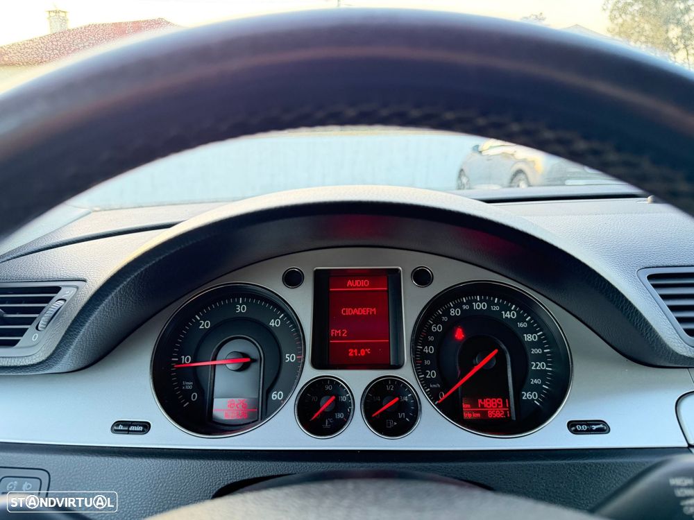 VW Passat Variant 2.0 TDI 4M Confortline - 18