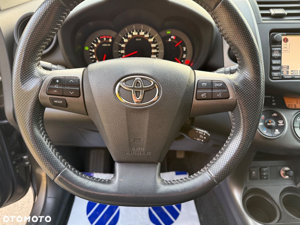 Toyota RAV4 10-13 - 32
