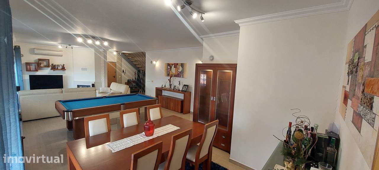 Exclusivo Duplex T4 com 236 m², Terraços, Garagem no Entroncamento - Grande imagem: 4/32