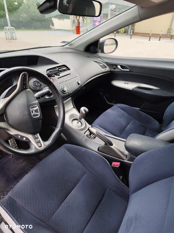 Honda Civic 1.8 Executive - 6