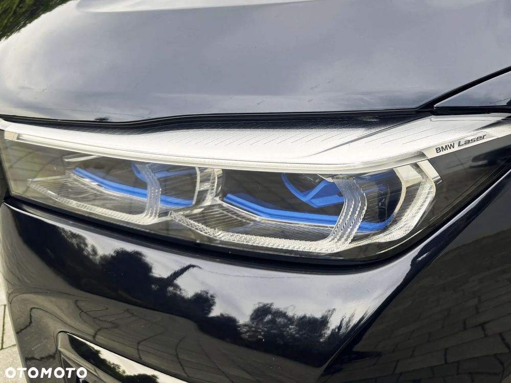 BMW Seria 7 750i xDrive sport - 12