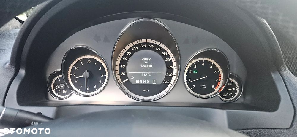 Mercedes-Benz Klasa E 200 CGI BlueEFFICIENCY Automatik Avantgarde - 35