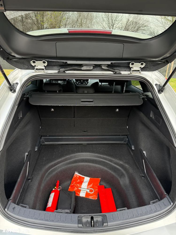 Suzuki Swace 1.8 E-CVT HEV Spirit - 11