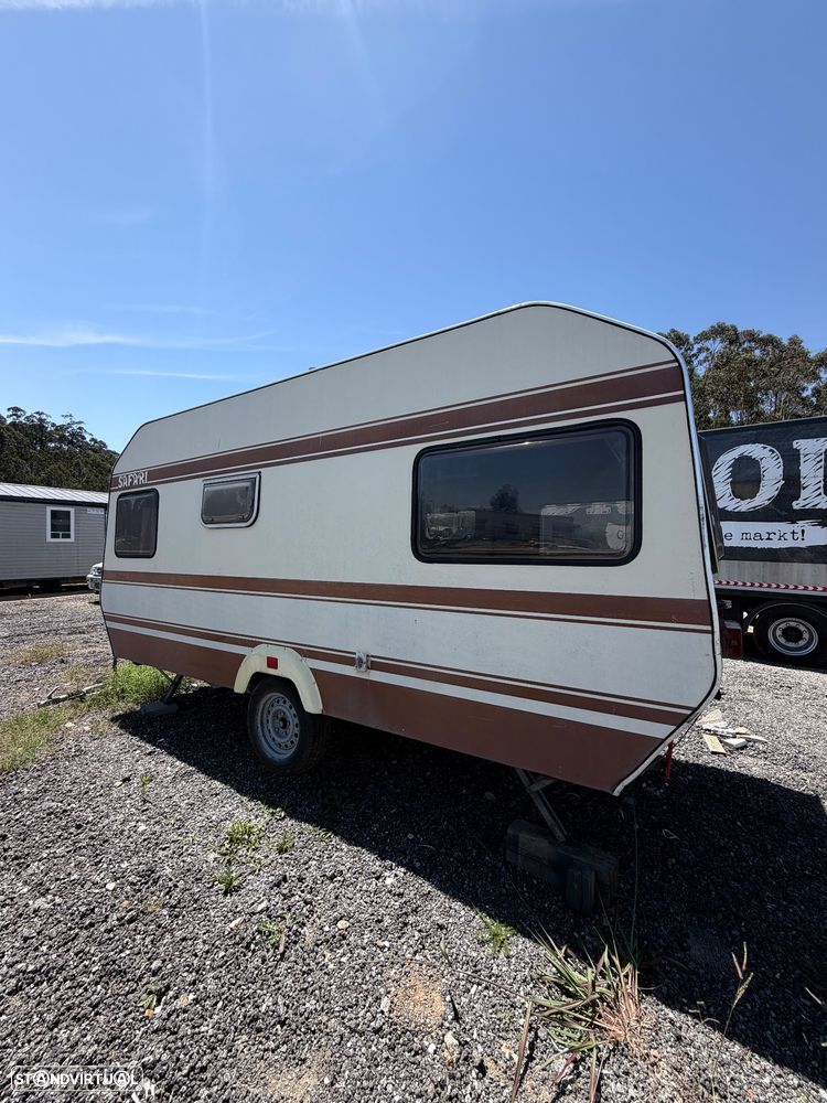 Outra não listada Caravana Nacional caravana vintege ideal para pequenos espacos equipada - 6