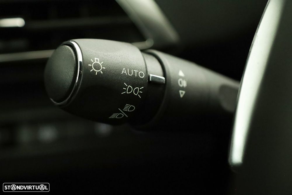 Peugeot 3008 1.6 Hybrid Allure e-EAT8 - 17