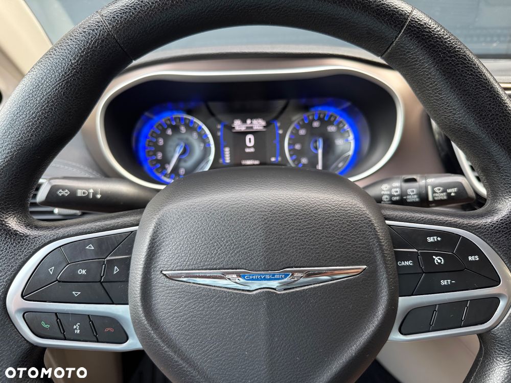 Chrysler Pacifica - 7