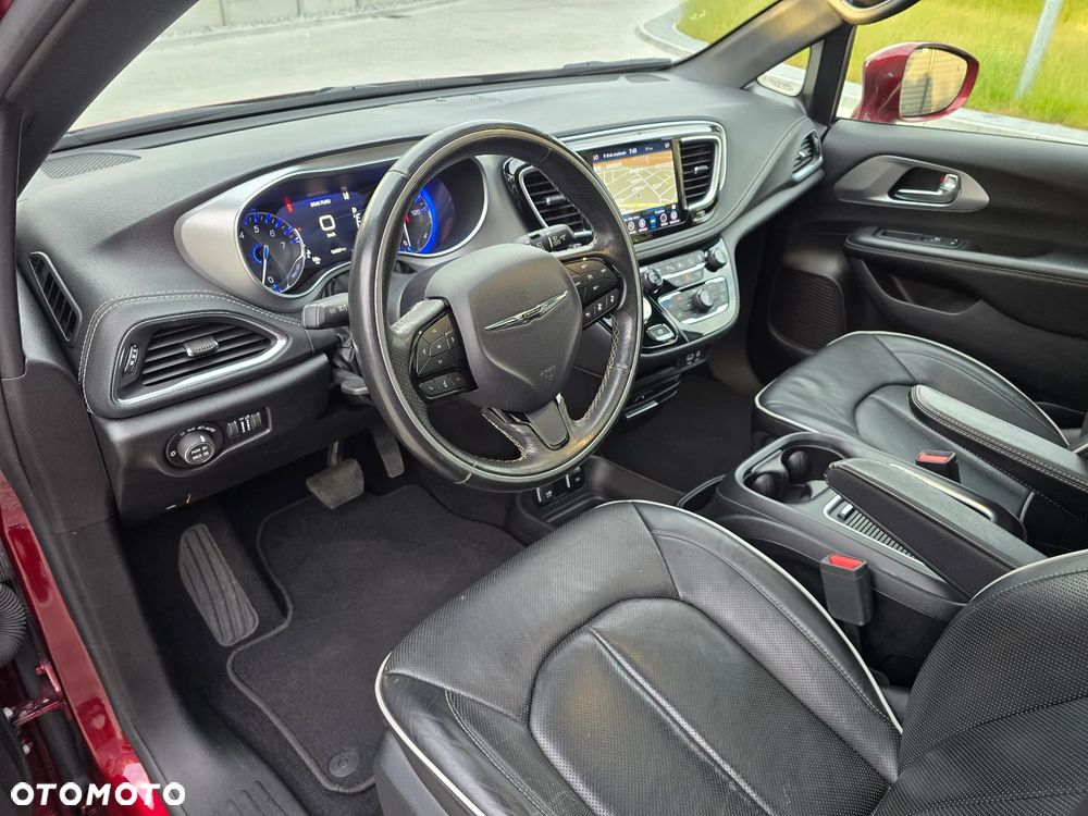 Chrysler Pacifica - 24