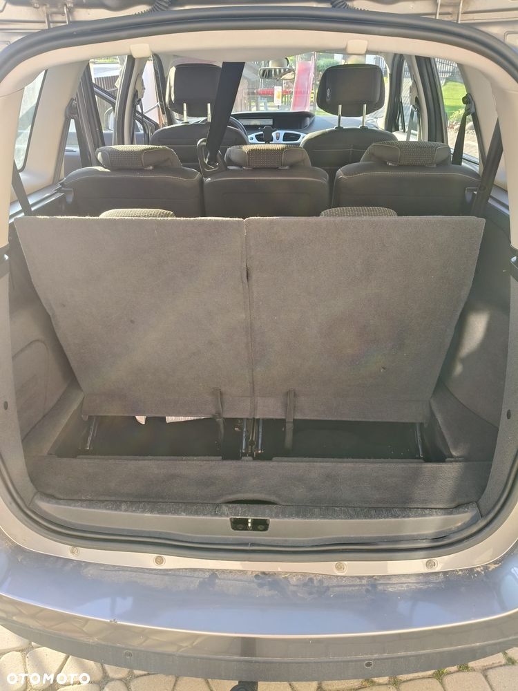 Renault Scenic 1.6 16V Confort Expression - 9