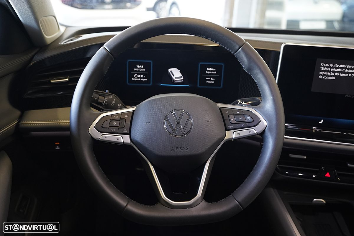 VW Passat Variant 2.0 TDi Business DSG - 12