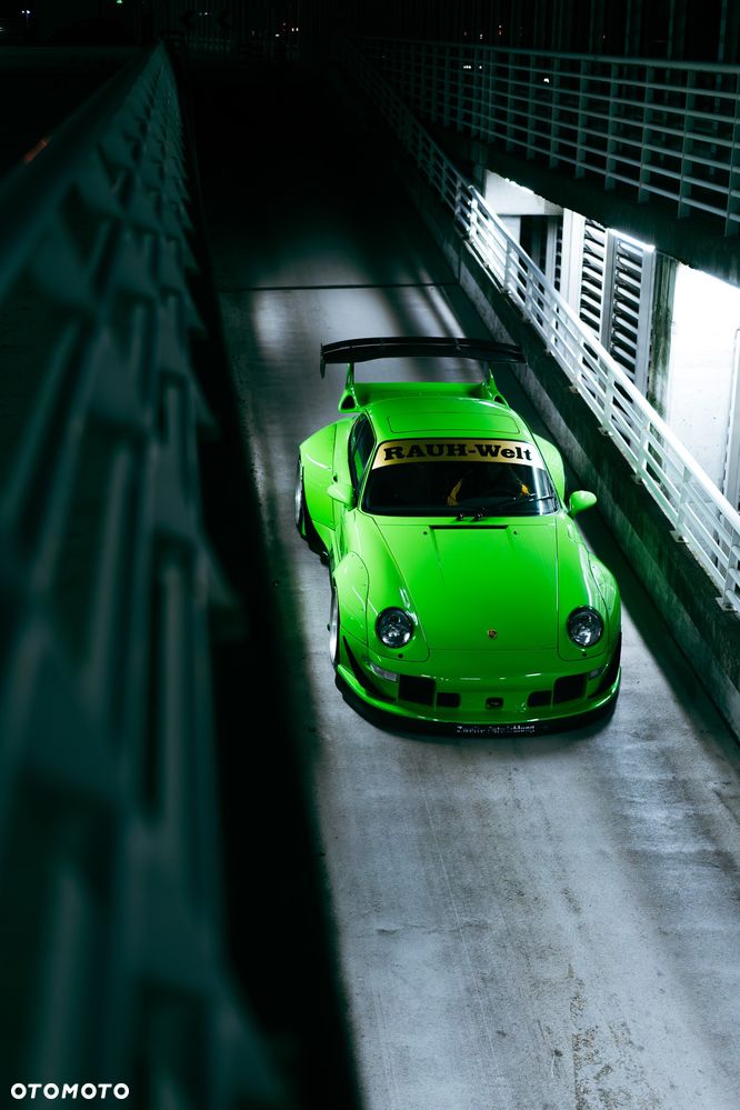 Porsche 911 Carrera - 1