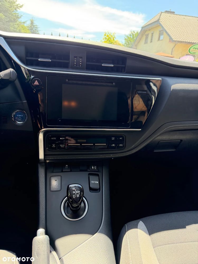 Toyota Auris - 15
