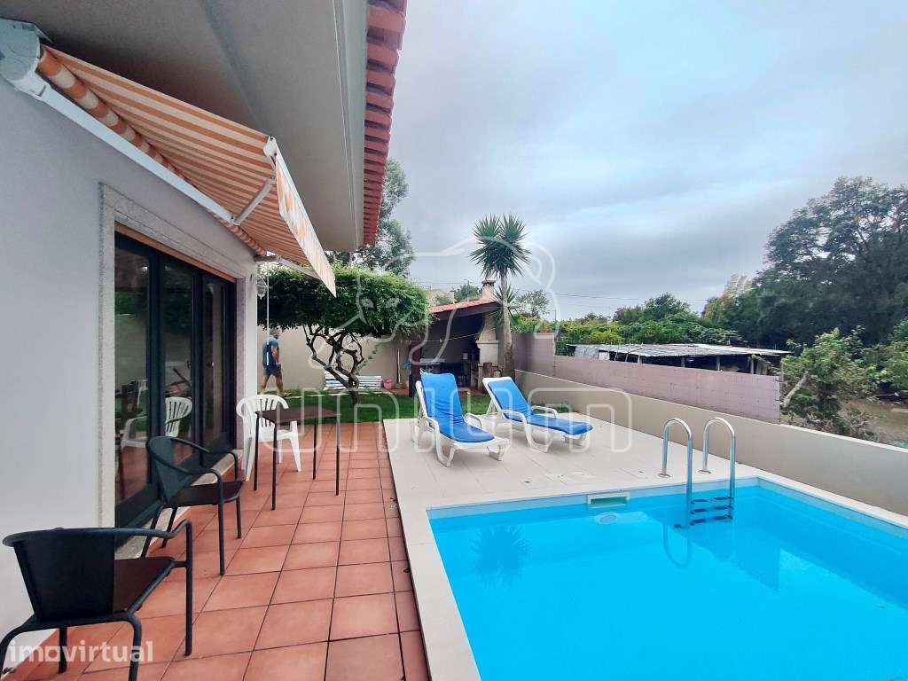 Moradia T3 Renovada com Piscina, Jardim e Garagem em Vilarelho, Cam... - Grande imagem: 4/20