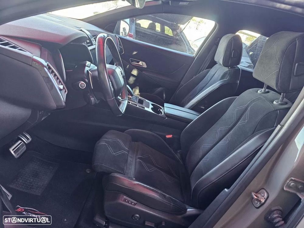 DS DS7 Crossback E-Tense Performance Line EAT8 - 9