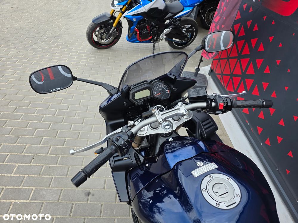 Yamaha FZ - 21