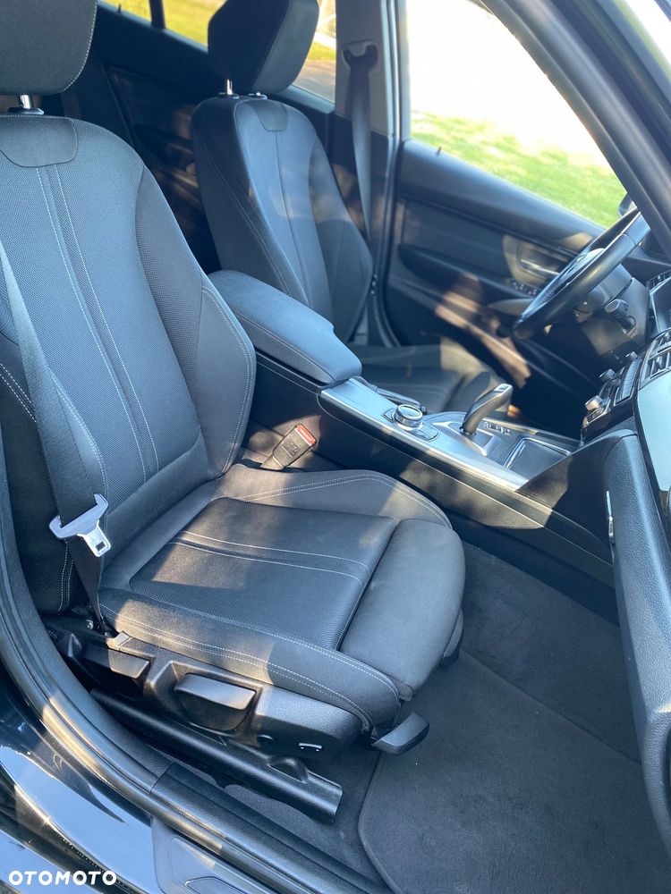 BMW Seria 3 318d Sport Line - 8