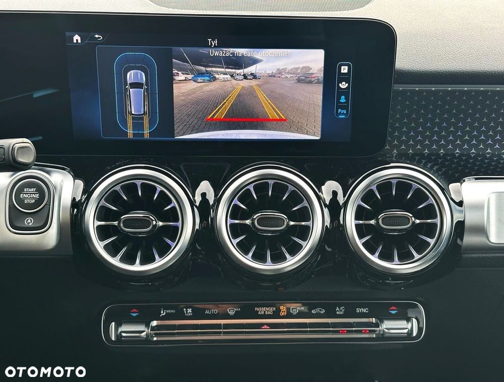 Mercedes-Benz GLB - 10