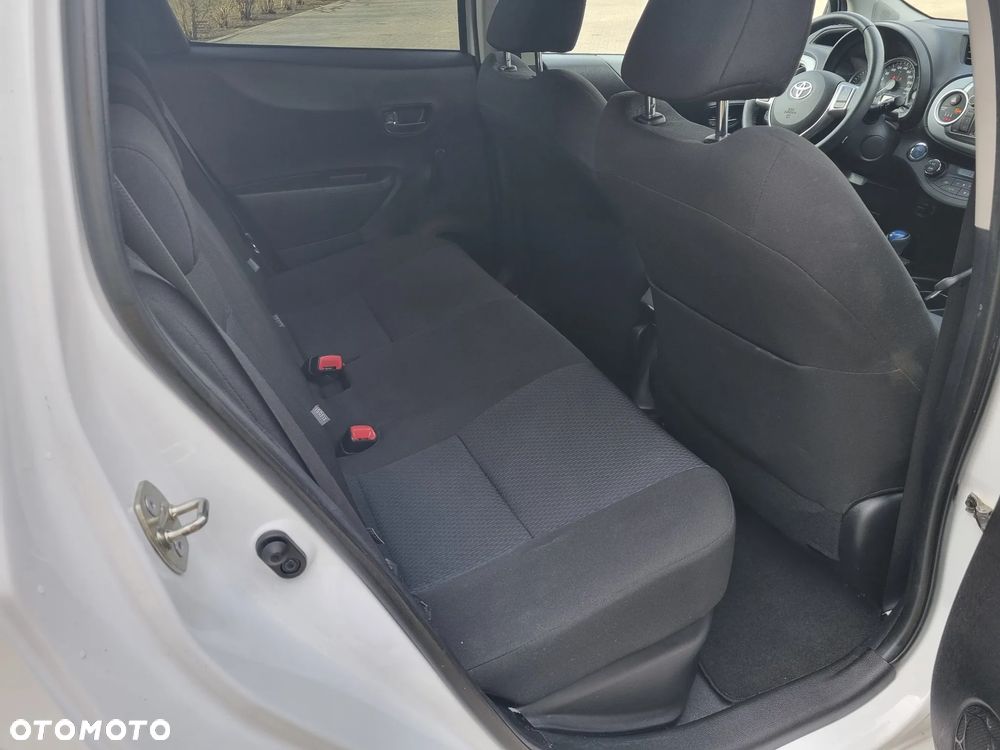Toyota Yaris Hybrid 100 Life - 15