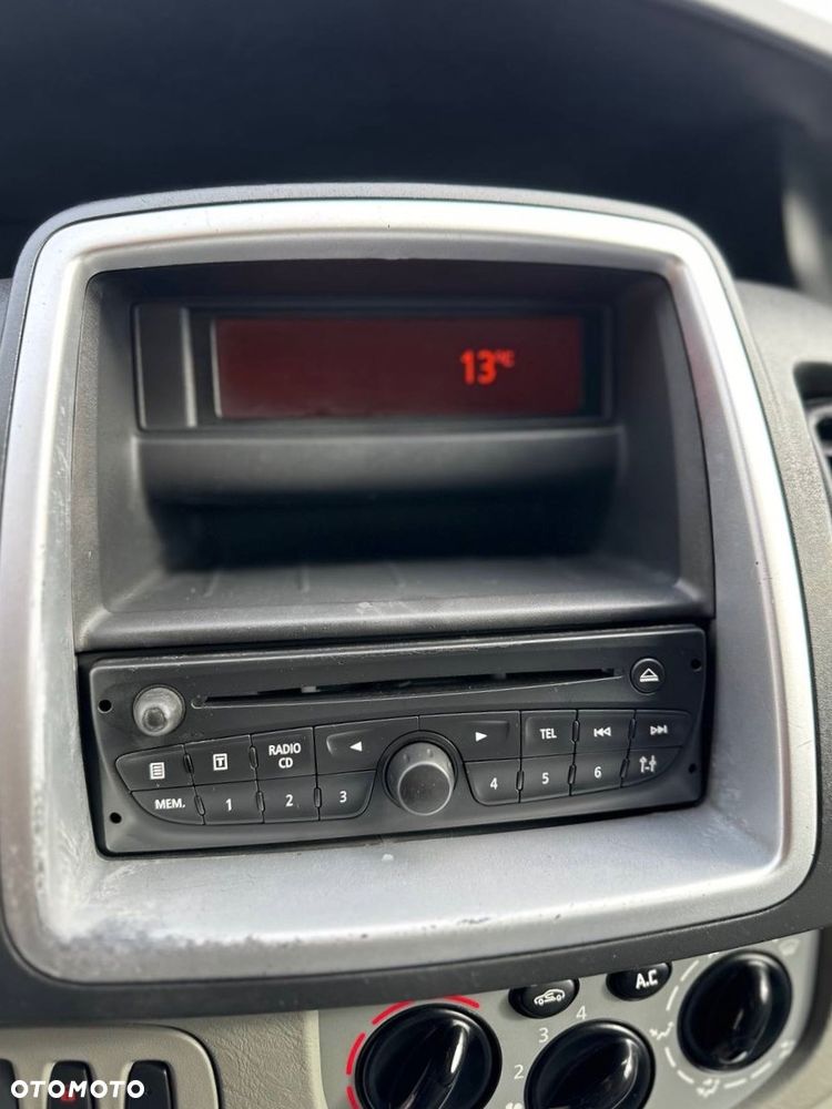 Renault Trafic - 16