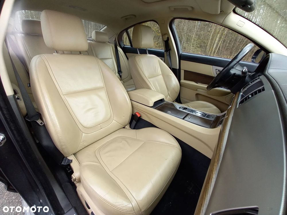 Jaguar XF 2.2 D Classic - 5