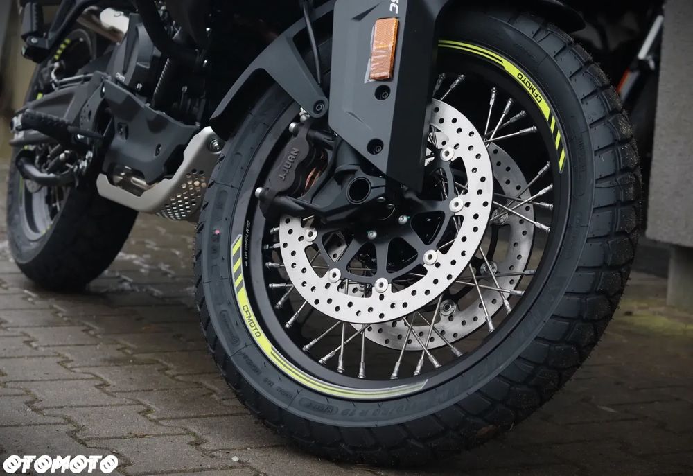 CFMoto MT - 17