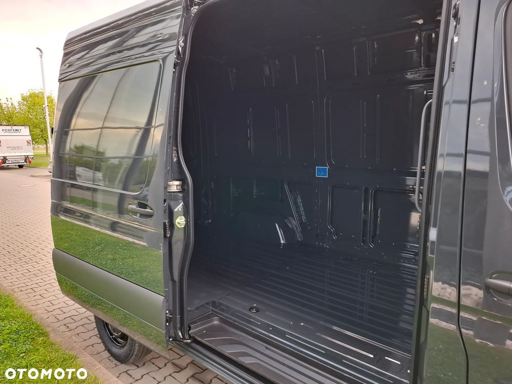 Mercedes-Benz Sprinter 319 CDI Furgon PRO 3665 mm L2H2 - 16