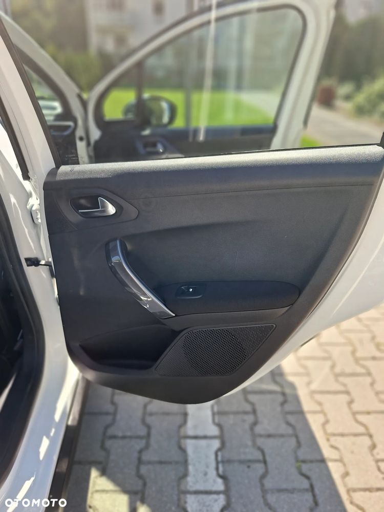 Peugeot 2008 BlueHDi 100 Active - 11
