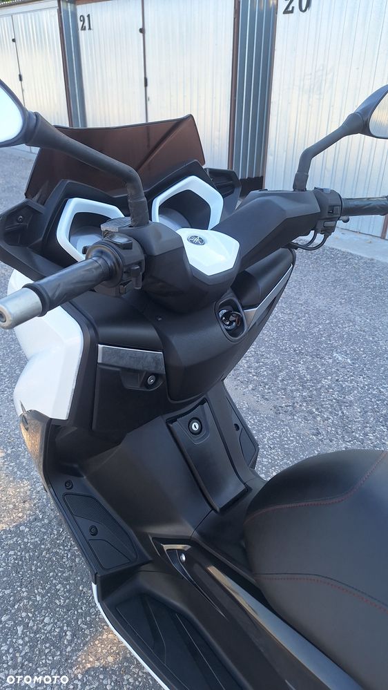 Yamaha X-max - 5