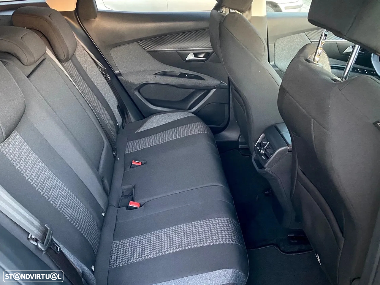 Peugeot 3008 PureTech 130 Stop & Start GPF Active Pack - 10