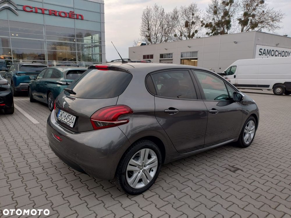 Peugeot 208 - 4
