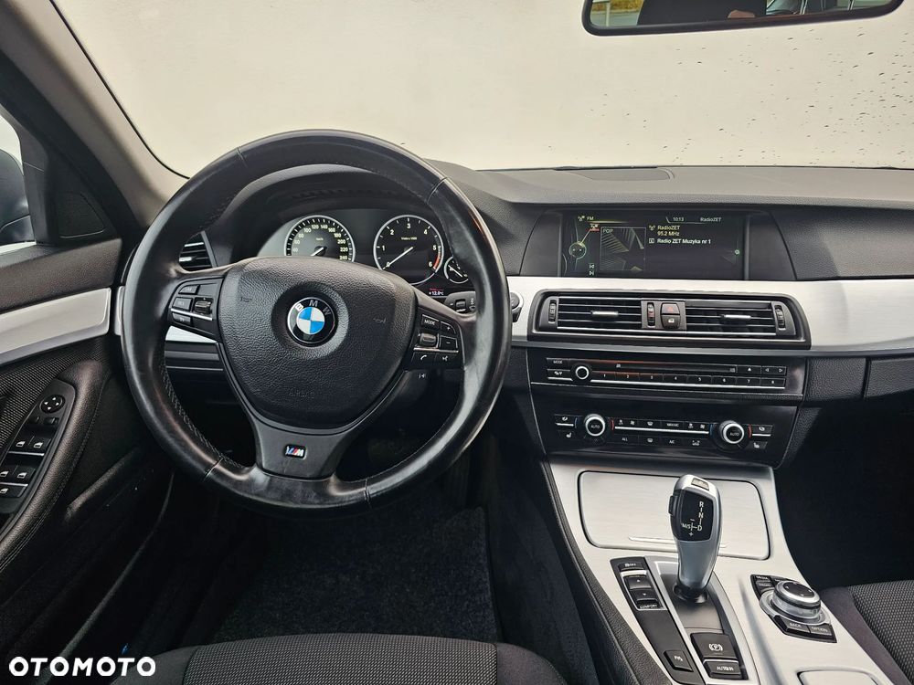 BMW Seria 5 520d - 25