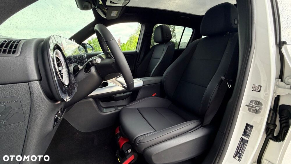 Mercedes-Benz GLB - 17