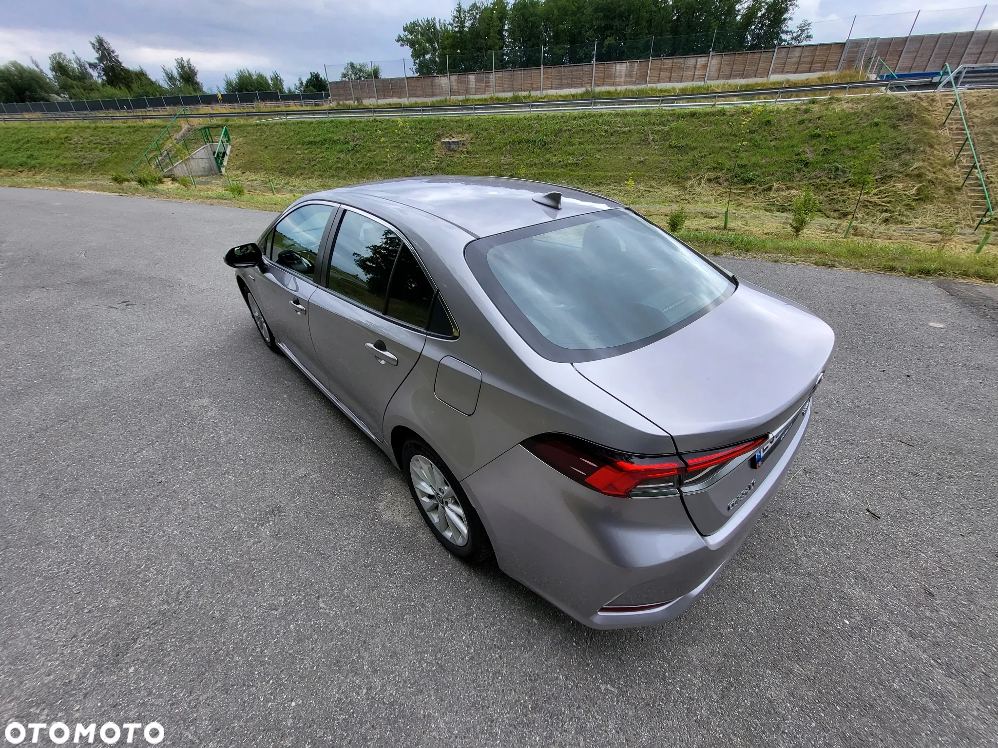 Toyota Corolla 1.8 Hybrid Comfort - 10