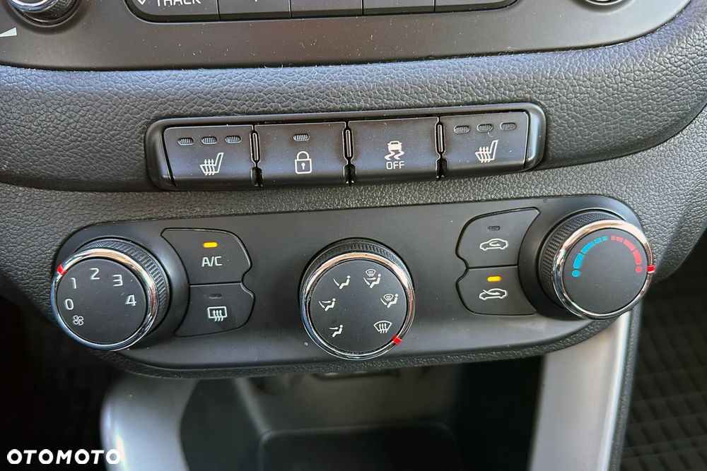 Kia Ceed - 25