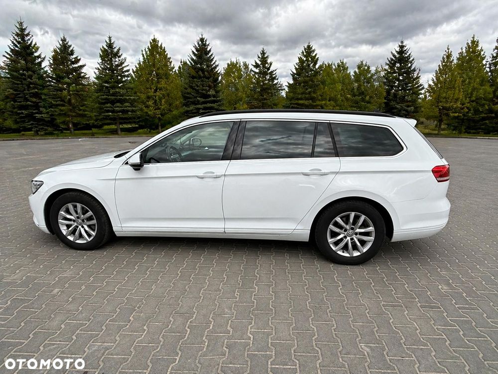 Volkswagen Passat 1.6 TDI SCR DSG Conceptline - 9