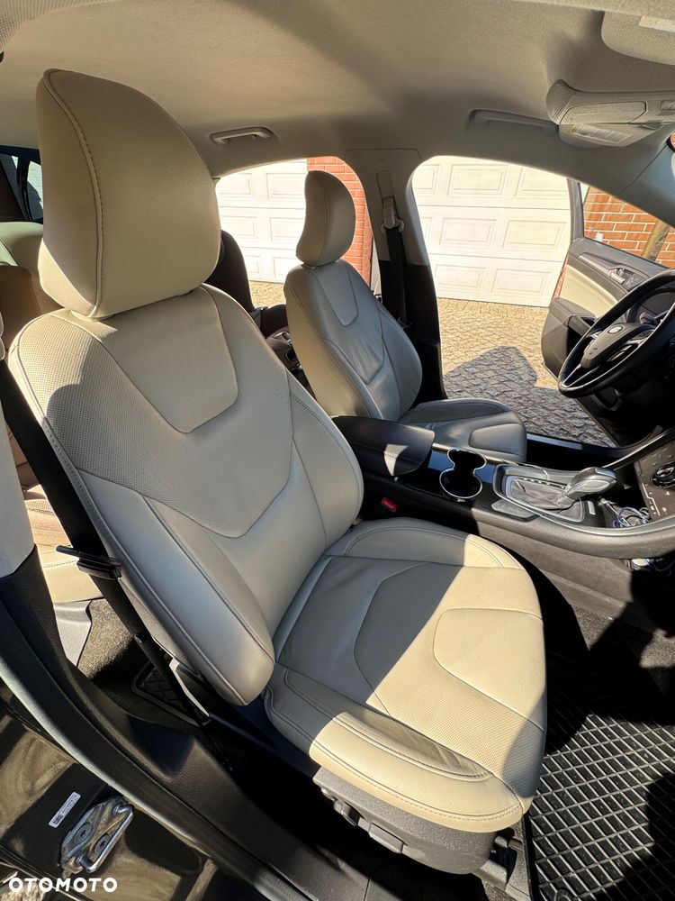 Ford Mondeo 2.0 EcoBoost Titanium - 10
