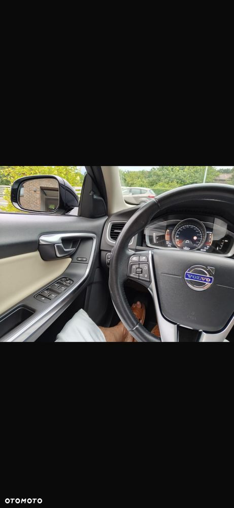 Volvo V60 Cross Country T5 AWD Momentum - 3