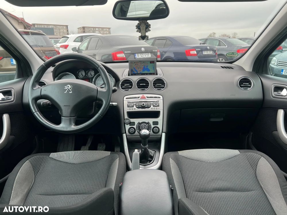 Peugeot 308 1.6E Premium Pack - 7