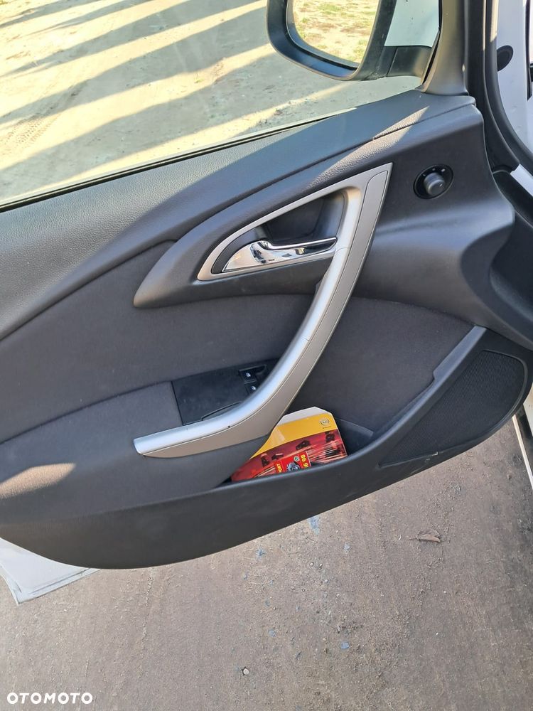 Opel Astra - 10