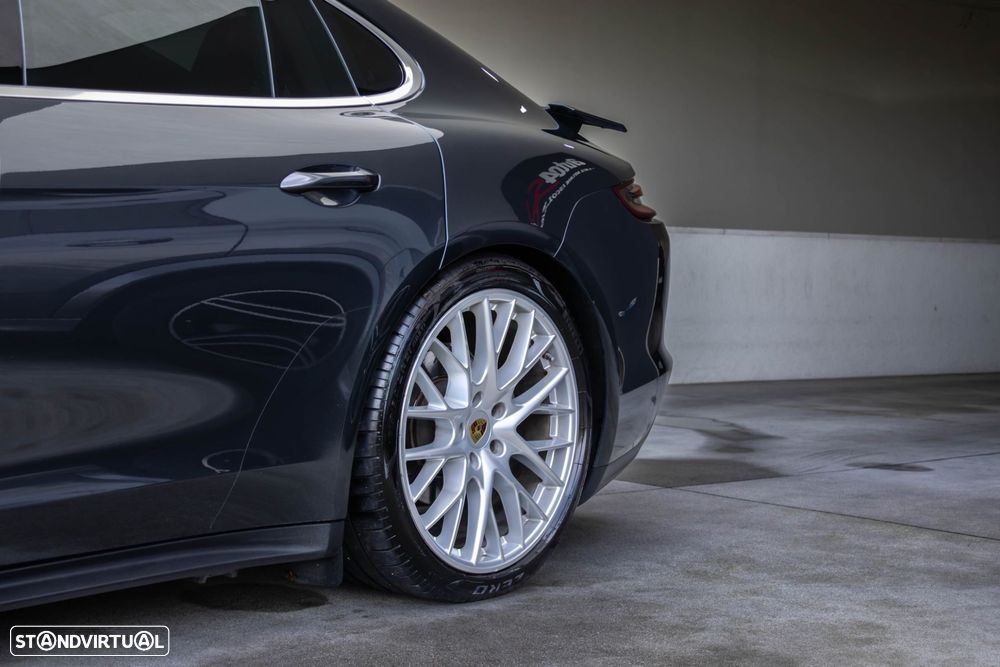 Porsche Panamera 4 S - 12