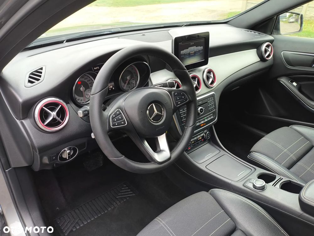 Mercedes-Benz GLA 200 (CDI) d 7G-DCT - 11