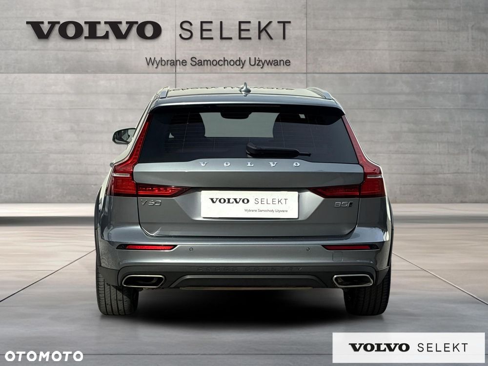 Volvo V60 Cross Country - 8